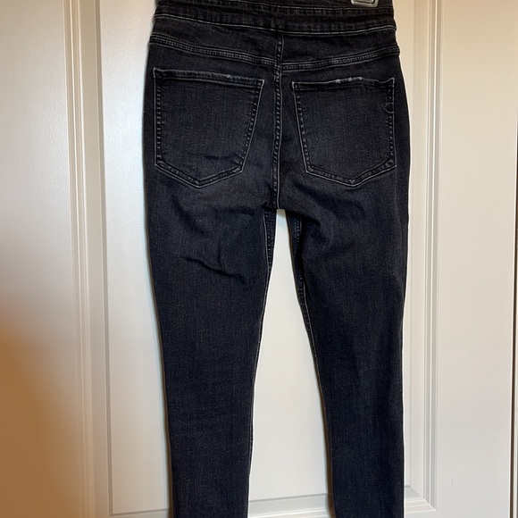 Express, black, button detail, size 4 jeans - Picture 2 of 2